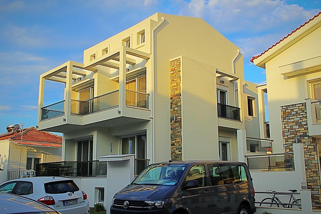 Sky Rays Luxury Apartments Нікіті Екстер'єр фото