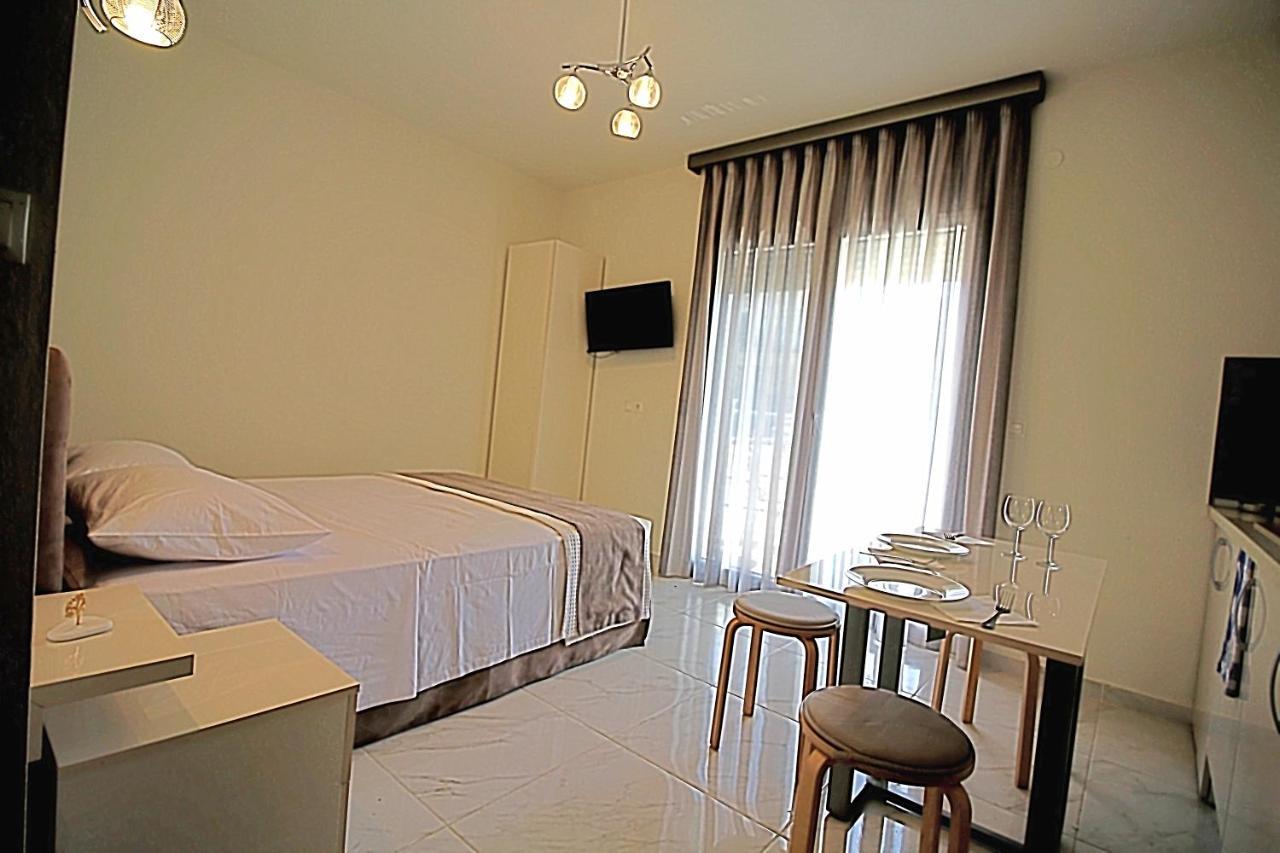 Sky Rays Luxury Apartments Нікіті Екстер'єр фото