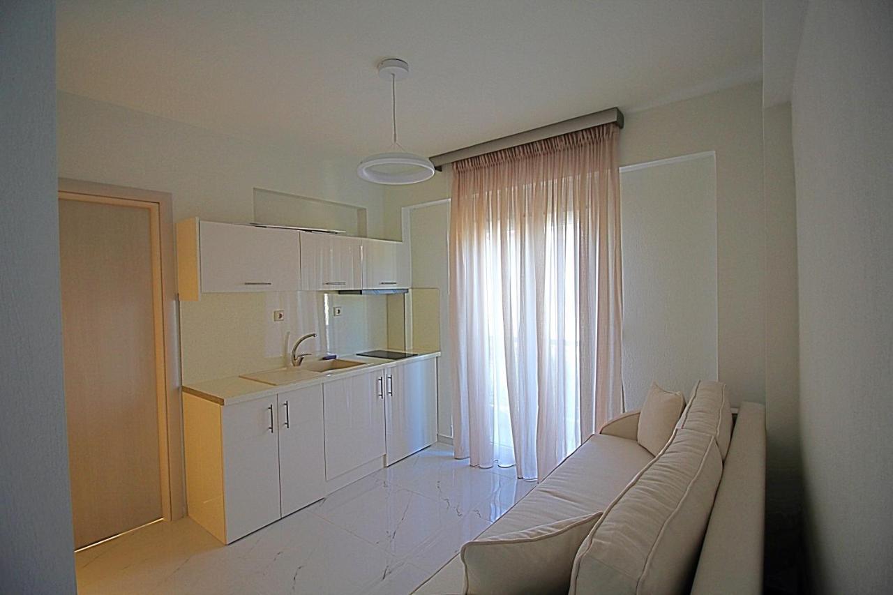 Sky Rays Luxury Apartments Нікіті Екстер'єр фото