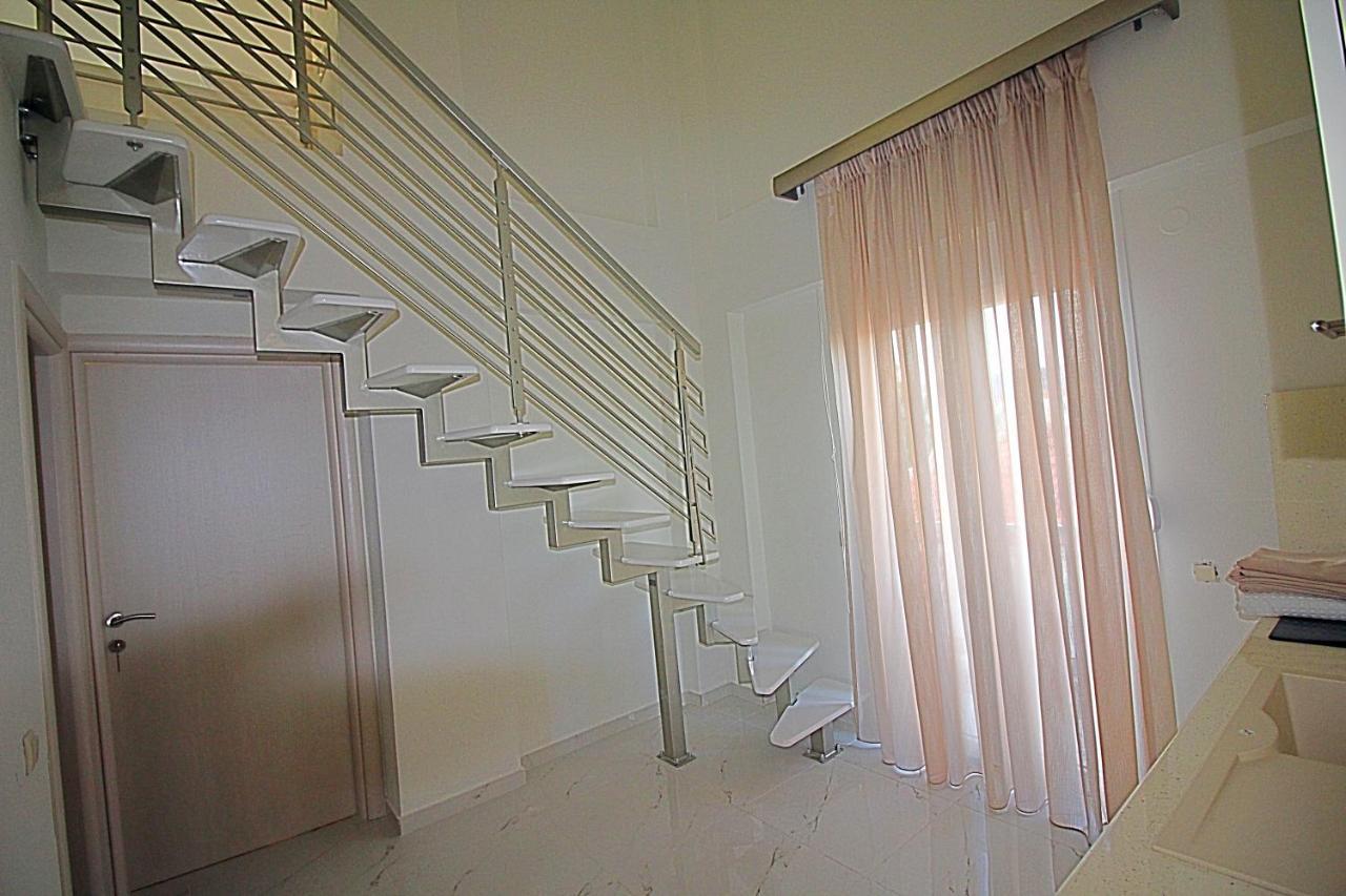 Sky Rays Luxury Apartments Нікіті Екстер'єр фото