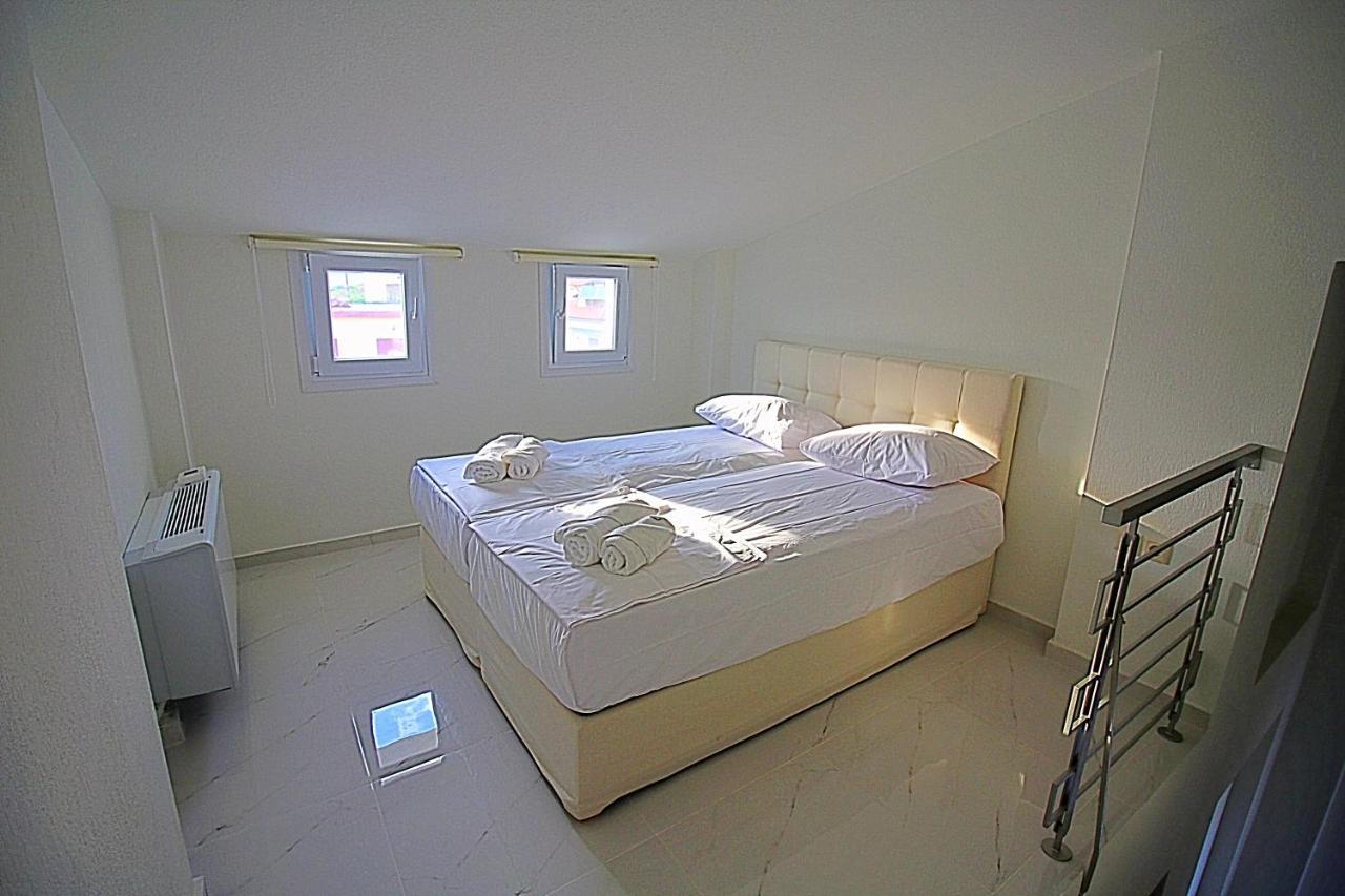 Sky Rays Luxury Apartments Нікіті Екстер'єр фото