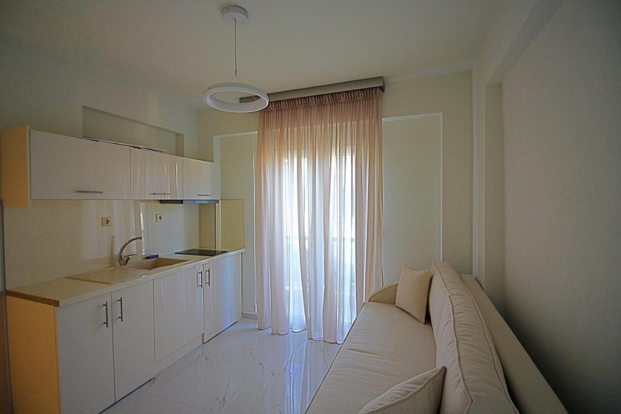 Sky Rays Luxury Apartments Нікіті Екстер'єр фото