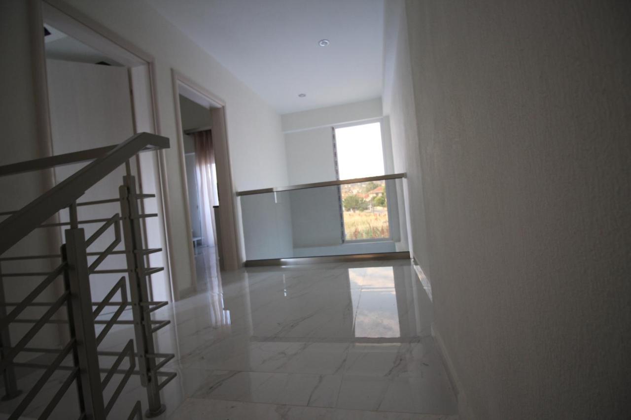 Sky Rays Luxury Apartments Нікіті Екстер'єр фото