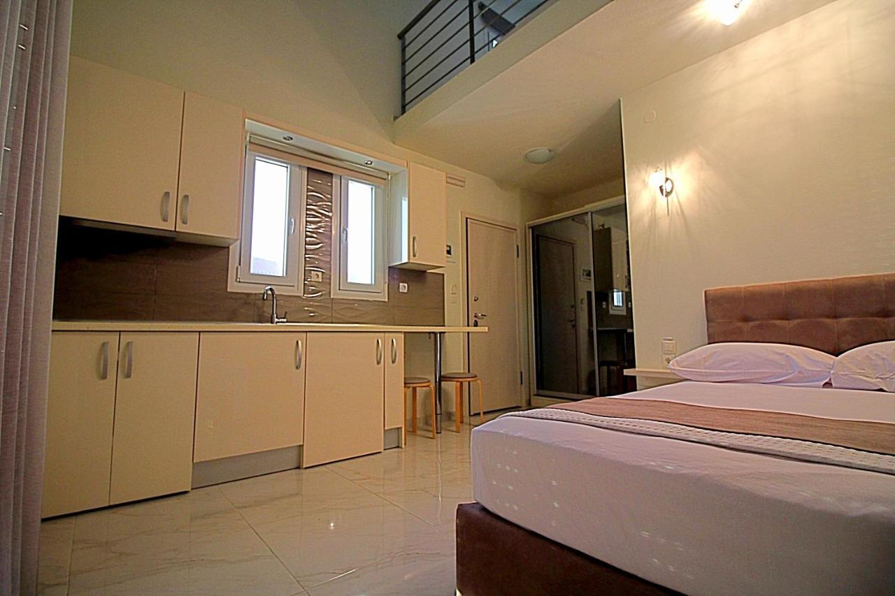 Sky Rays Luxury Apartments Нікіті Екстер'єр фото